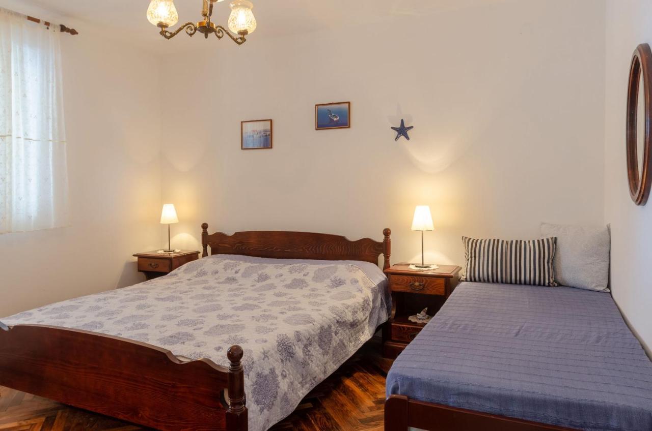 Lomea Apartment *