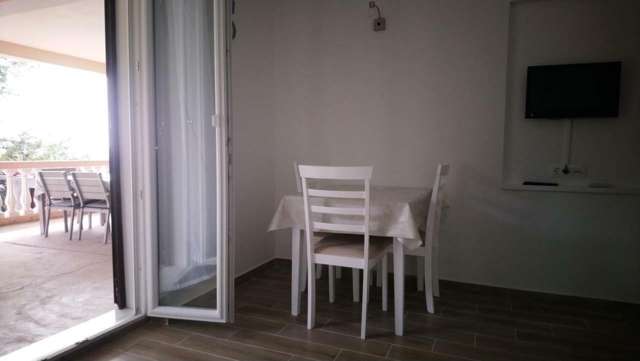 Lomea Appartement *